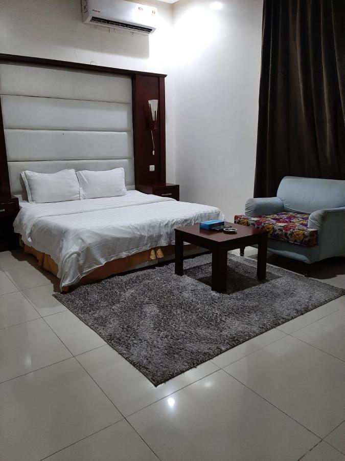Hotel Ahlin 3 3*
